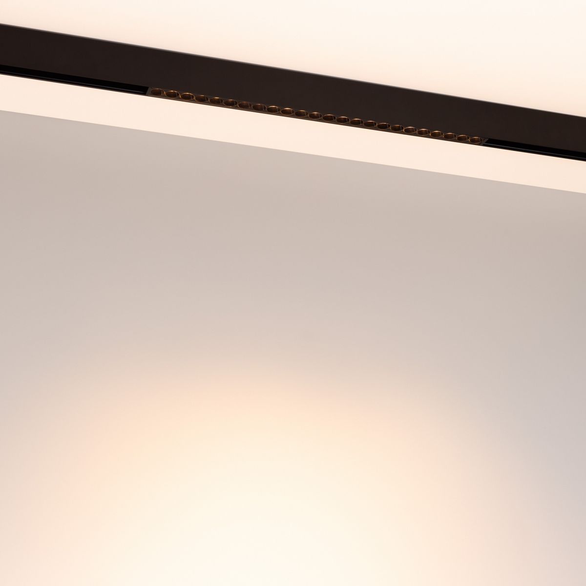 Трековый магнитный светильник Arlight MAG-ORIENT-DOTS-L465-16W Day4000-MIX (Черный, 24 deg, 48V, TUYA Zigbee) (IP20 Металл) 053813(1)