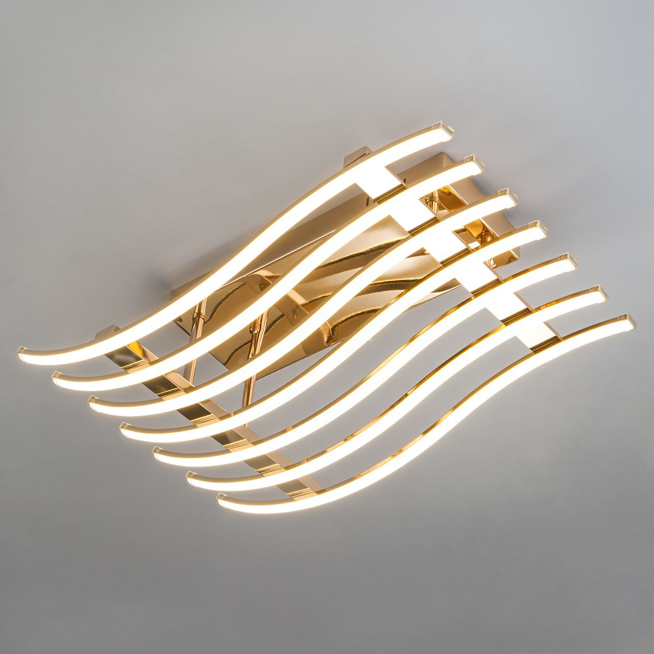 Потолочный светодиодный светильник Eurosvet Avery 90091/7 золото в #REGION_NAME_DECLINE_PP#