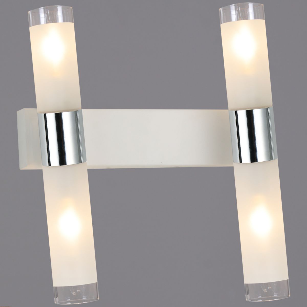 Белое бра металлическое Reluce 48747-0.2-04