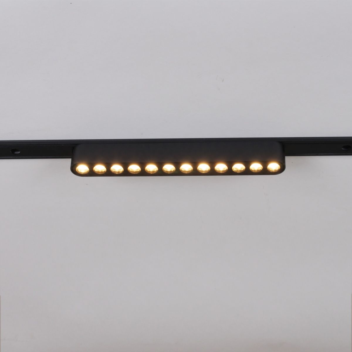 Трековый магнитный светильник (CCT+SMART) Reluce 13002-9.3-001UR magnetic LED12W BK CCT+SMART