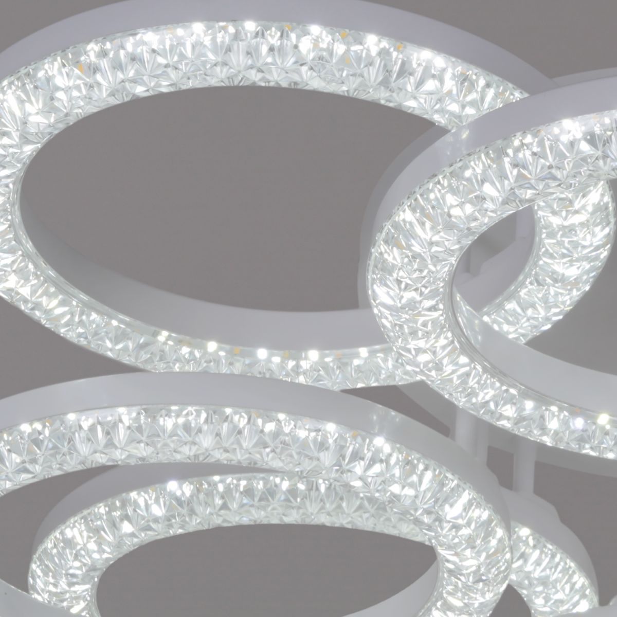 Потолочный светильник Reluce 67120-0.3-4+4C WH