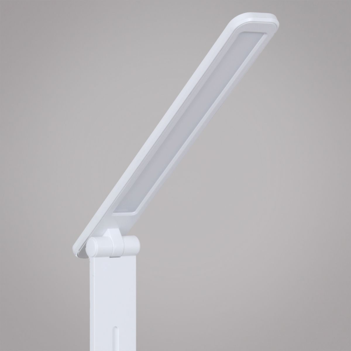 Настольная лампа Reluce 00625-0.7-02 WHITE