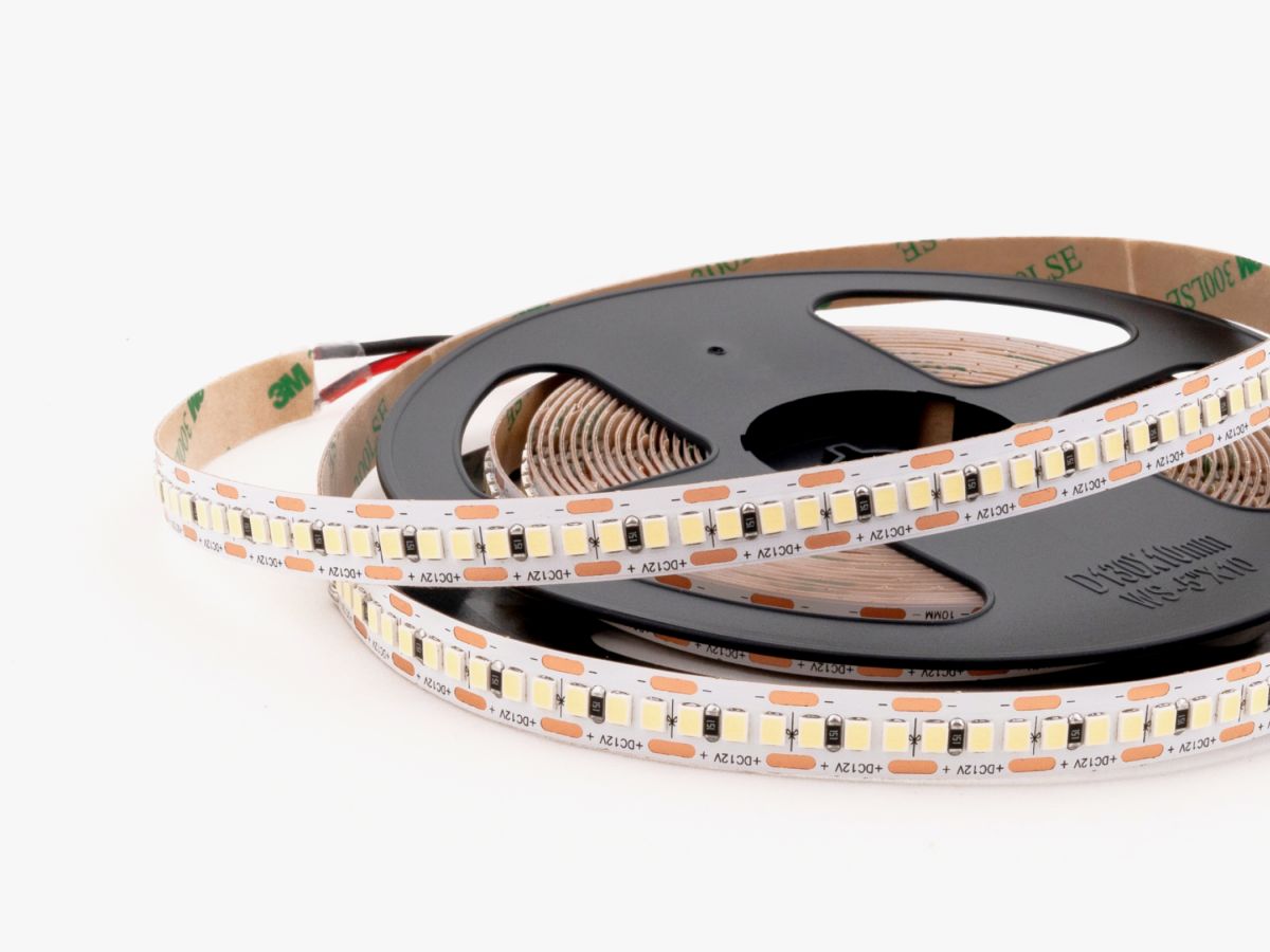 Светодиодная лента LEDS POWER 2835 240/м (18Вт/м) 12В холодная 002286