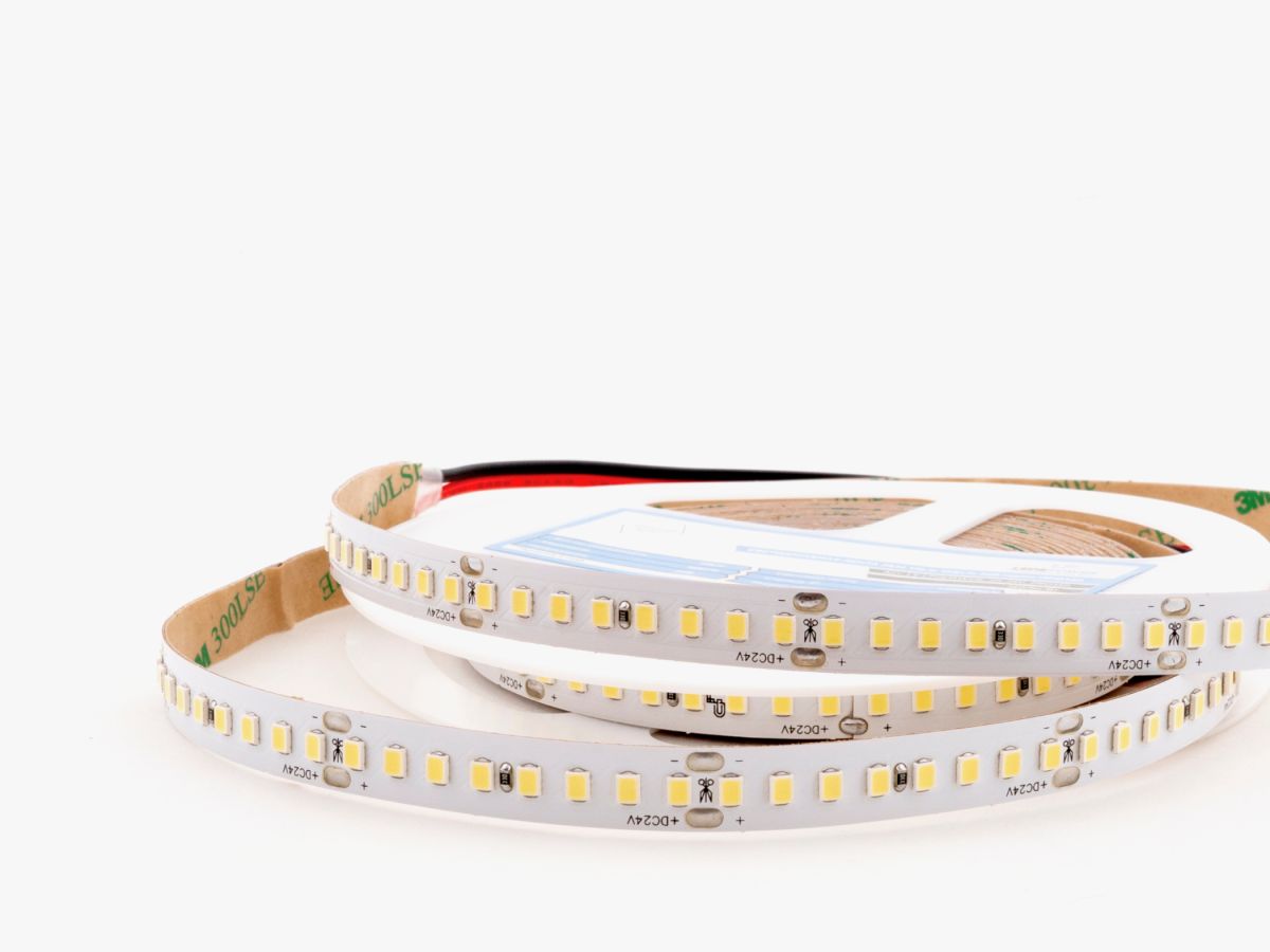 Светодиодная лента LEDS POWER 2835 176/м (16Вт/м) 24В холодная, серия ПРО140 005225