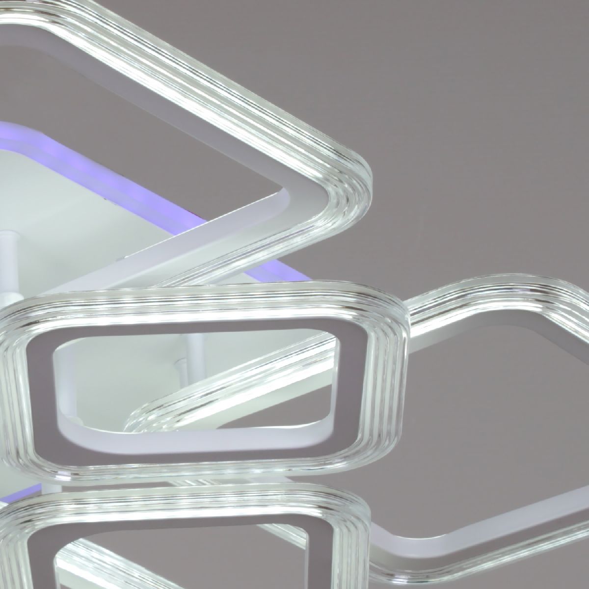 Потолочная люстра Reluce 09826-3.3-4+4A WH (RGB)