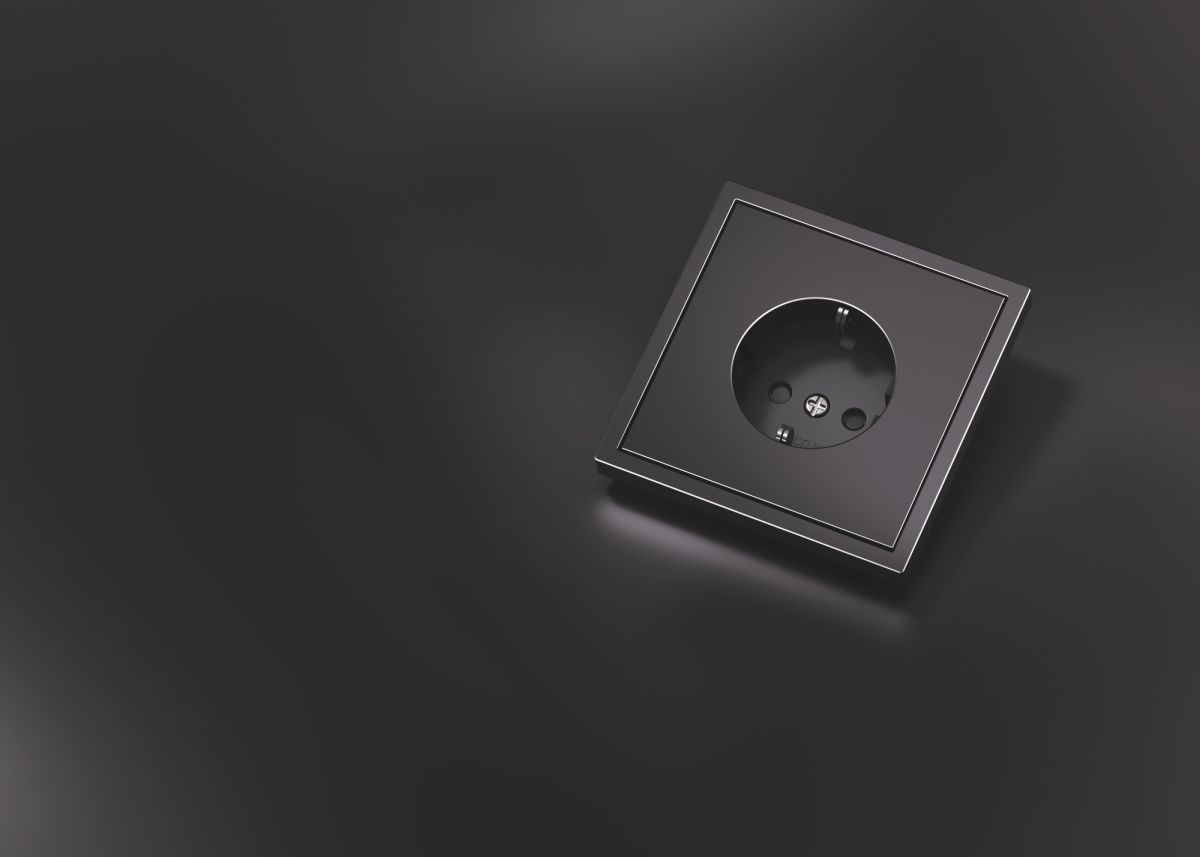 Накладка для розетки с заземлением и защитными шторками, S70 Metal (антрацит) Voltum VLSM000712