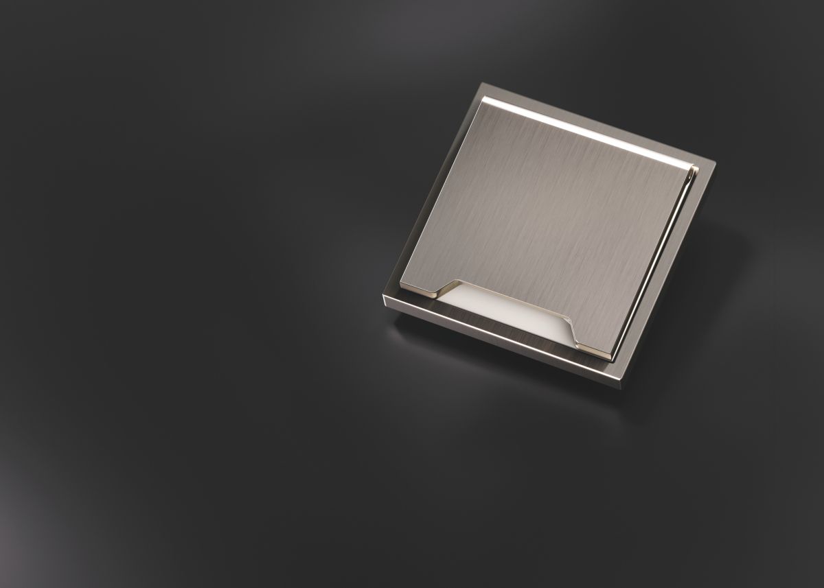 Накладка для розетки с заземлением защитными шторками и крышкой S70 Metal (никель) Voltum VLSM000811
