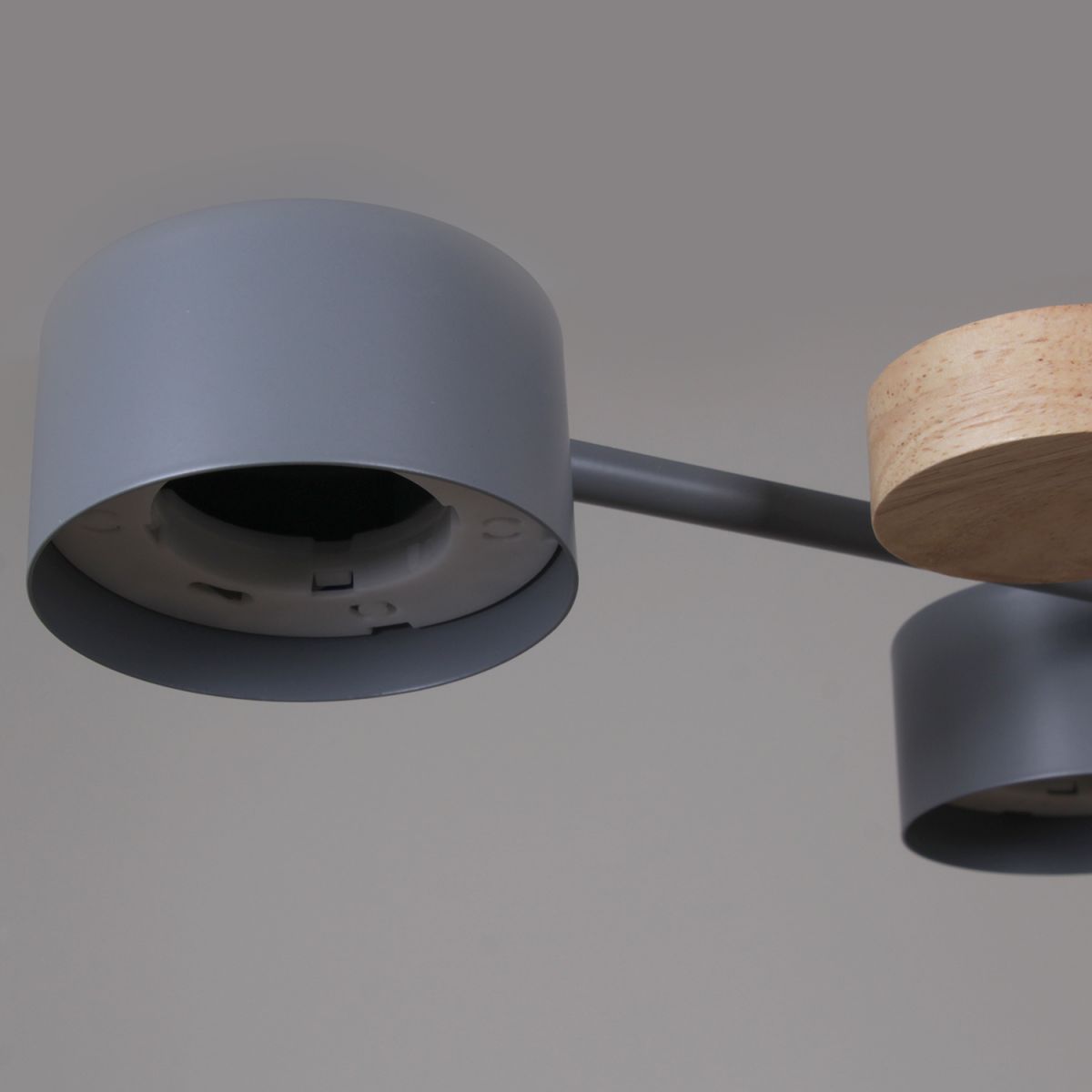 Потолочная люстра Reluce 03758-0.3-10 GREY+WOOD GX53