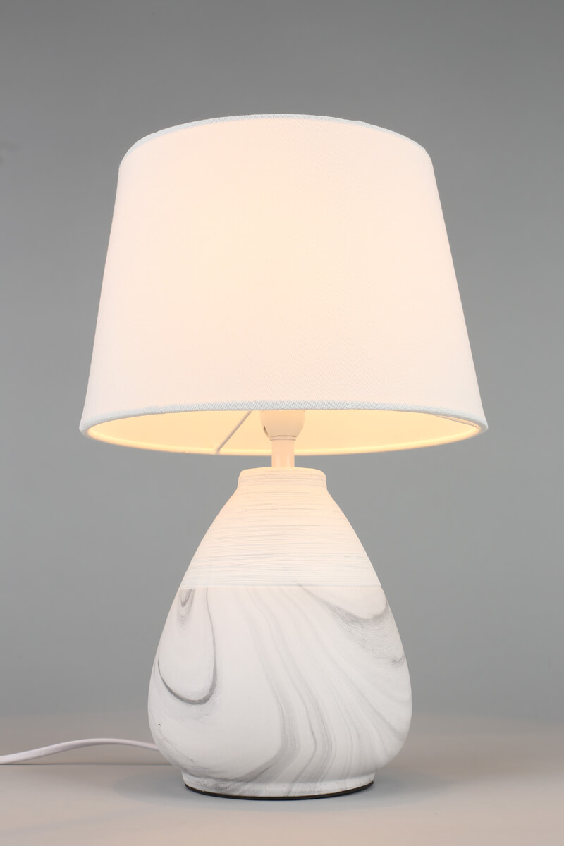 Настольная лампа Omnilux OML-82104-01