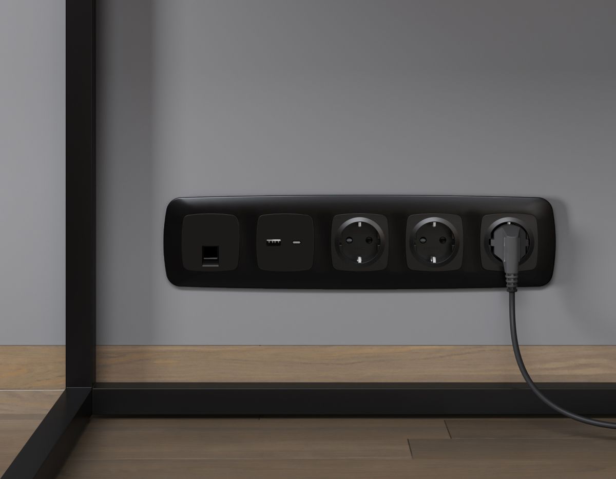 Комплект механизма компьютерной розетки Ambrella Volt RJ-45 (8P8C) CAT6A экранированной с автоматической защитной шторкой OMEGA MO812005 Черный матовый QUANT (OP8120, VM185)