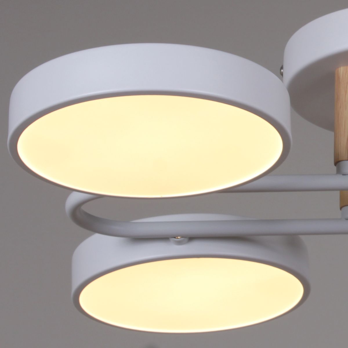 Потолочная люстра Reluce 03322-0.3-06 WH+WOOD