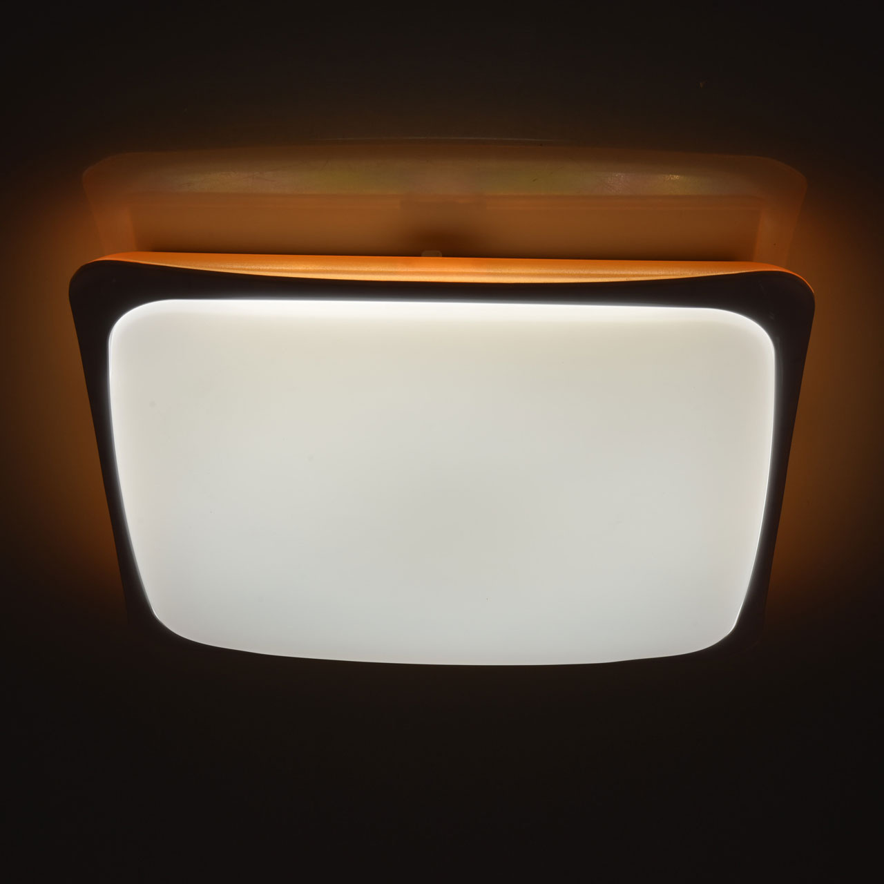 Потолочный светодиодный светильник De Markt Ривз 7 674014401 в #REGION_NAME_DECLINE_PP#
