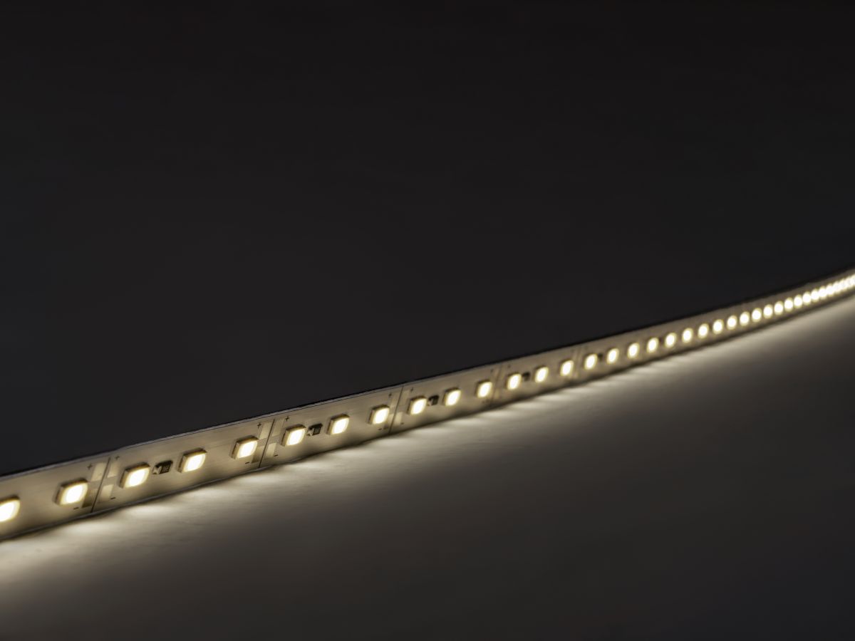 Светодиодная линейка LEDS POWER 1м SMD5730 72шт (3М скотч) 45-50Lm/LED 6000-6500K 643629