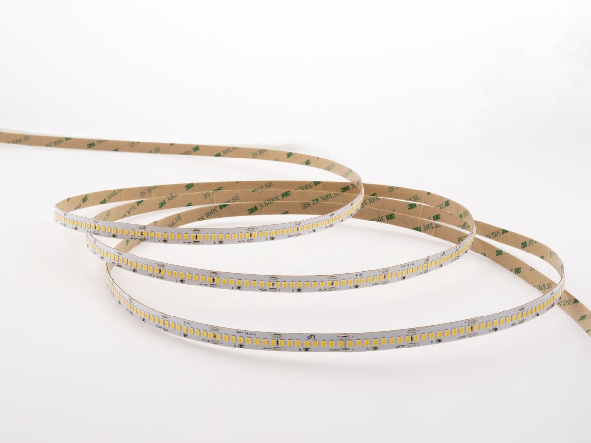 Светодиодная лента LEDS POWER 2835 240/м (22Вт/м) 24В нейтральная 30м/кат, серия ПРО140 005911