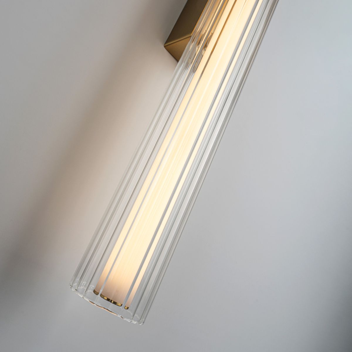 Настенный светильник Modelux ML.717.600 BS