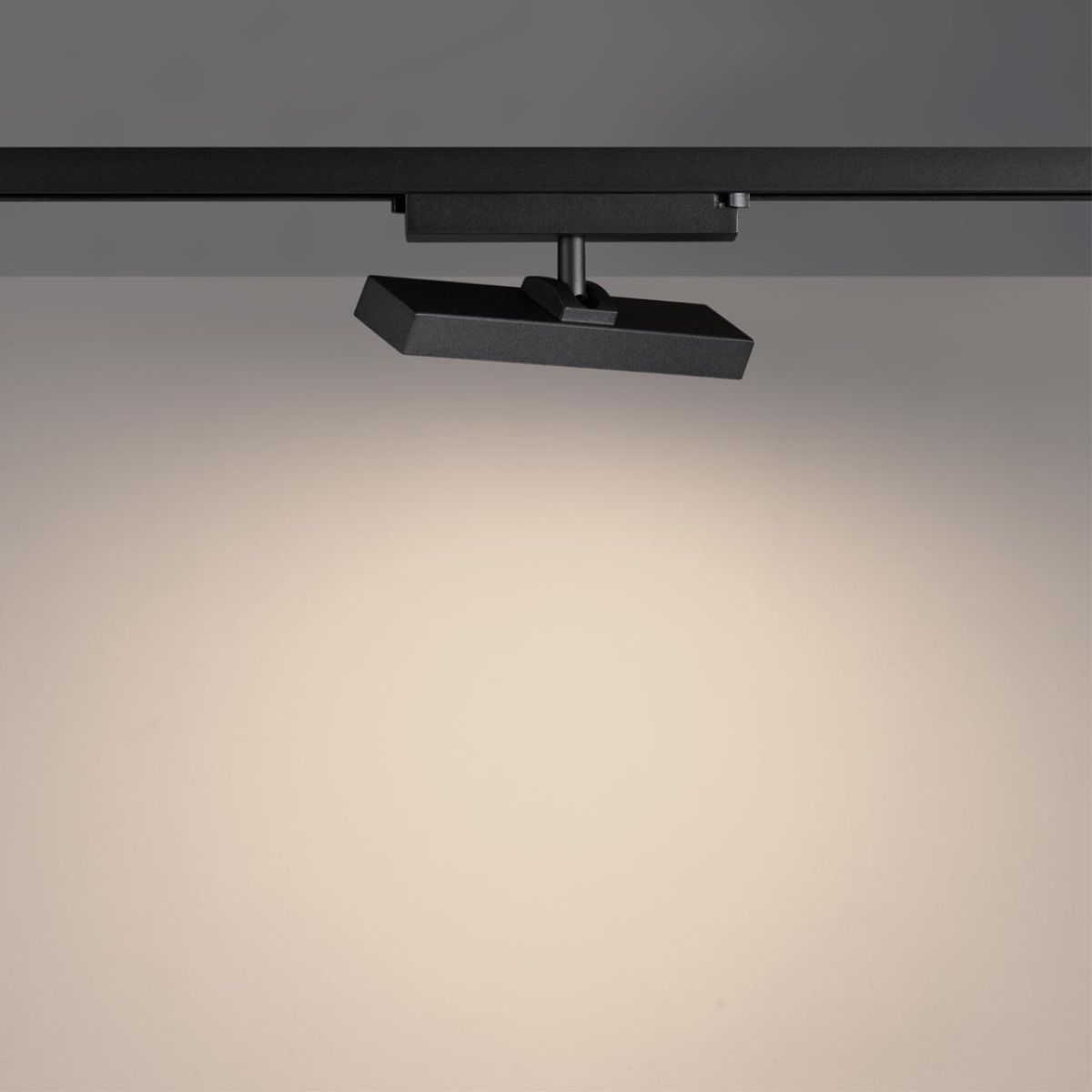 Трековый однофазный светильник с переключателем цв. температуры Novotech Port Stratus 359771