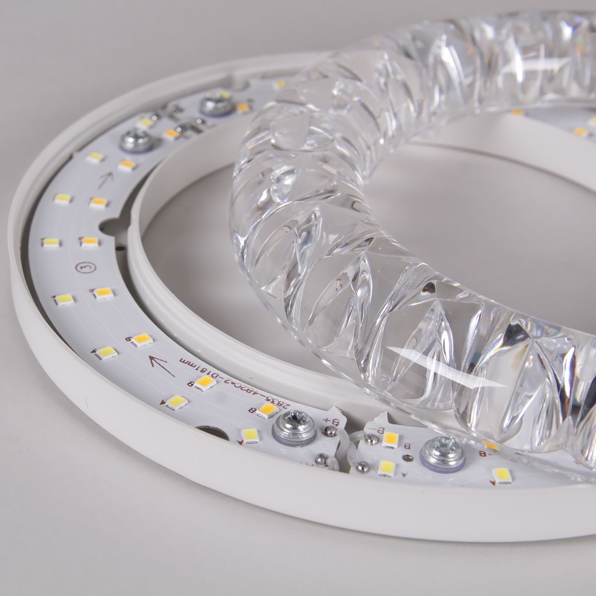 Потолочный светильник Reluce 19847-0.3-03B WH