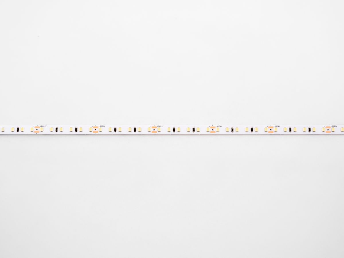 Светодиодная лента LEDS POWER 2835 120/м (9,6Вт/м) 24В холодная 004181