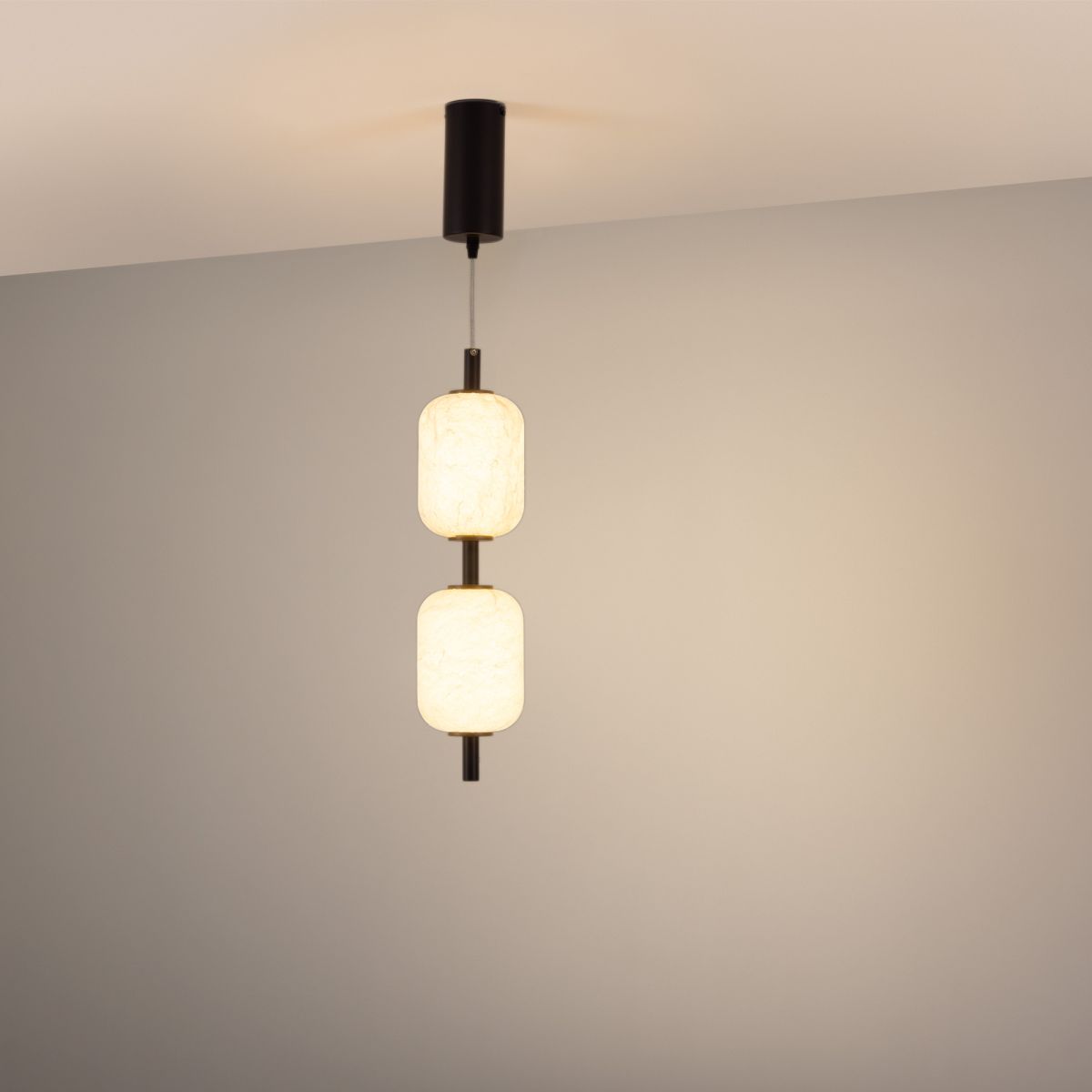 Подвесной светодиодный светильник Arlight SP-CARAMELA-HANG-R120-7W Warm2700 (BK, 300 deg, 230V) (IP20, Натуральный шелк) 056886