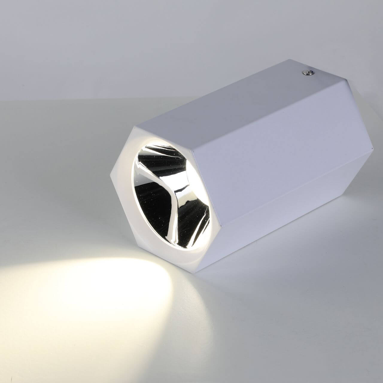 Потолочный светодиодный светильник Favourite Hexahedron 2397-1U в #REGION_NAME_DECLINE_PP#