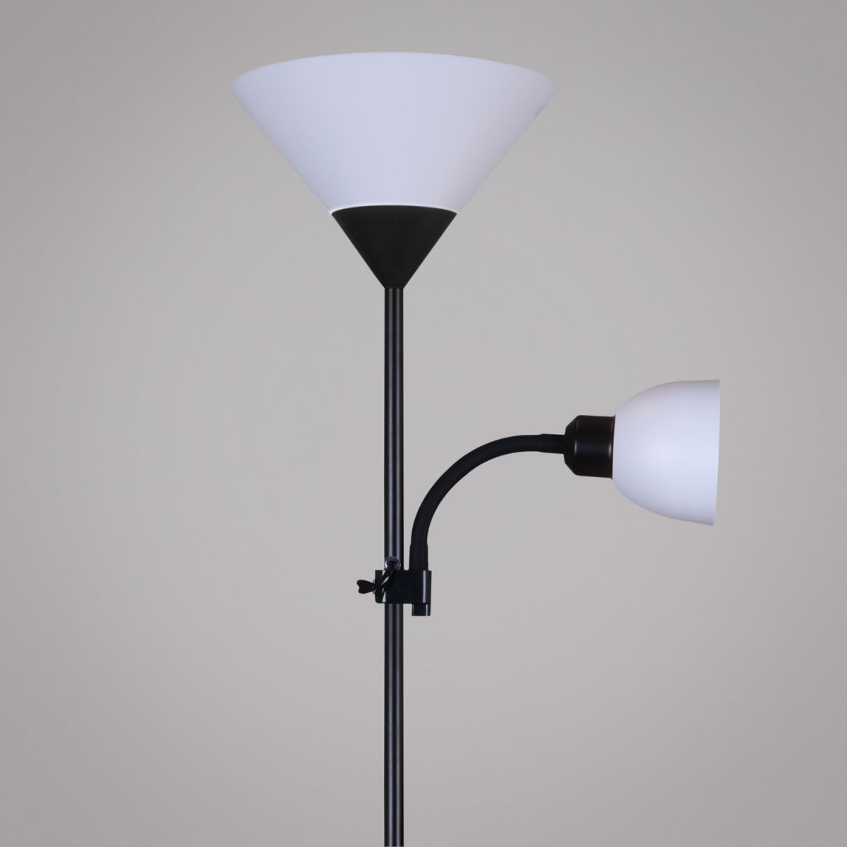 Торшер Reluce 00306-0.7-02 BK