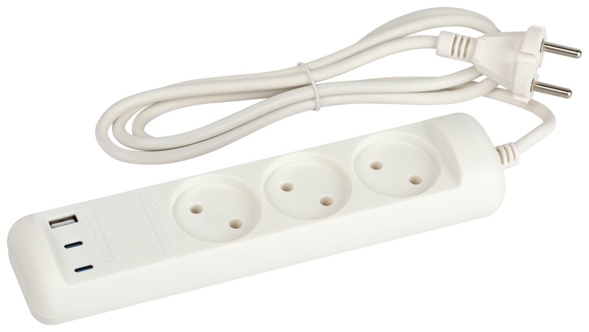 Удлинитель Эра U-3-1,5m-USB-W 3 розетки + 3xUSB A+C 1,5м 10А белый