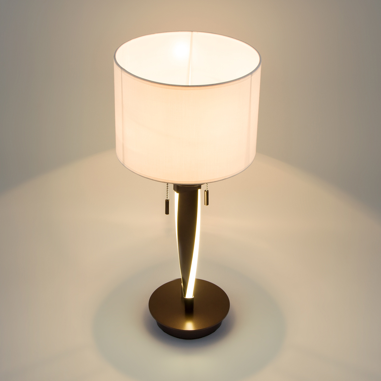 Настольная лампа Bogates Titan 991 в #REGION_NAME_DECLINE_PP#