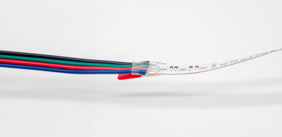 Лента светодиодная SWG Standard SWG2120-24-14.4-RGB-M 14,4 Вт/м SMD2835, 24В, IP20, RGB, 3М 00-00047399