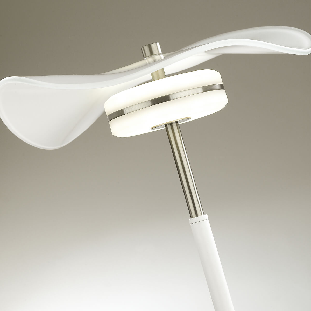 Настольная лампа Odeon Light FLUENT 4856/10TL