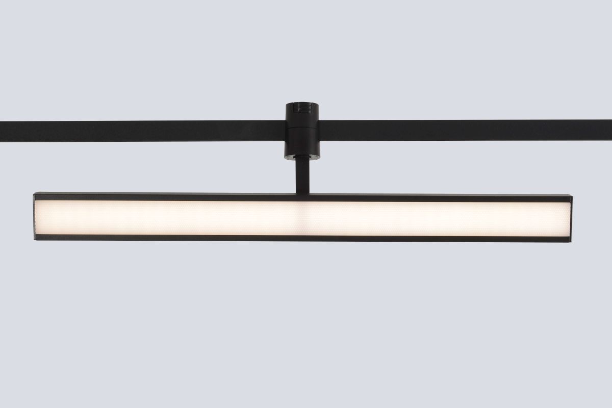 Трековый светильник для гибкой магнитной системы Crystal Lux Trace 48V CLT 0.37 001 18W BL SMART