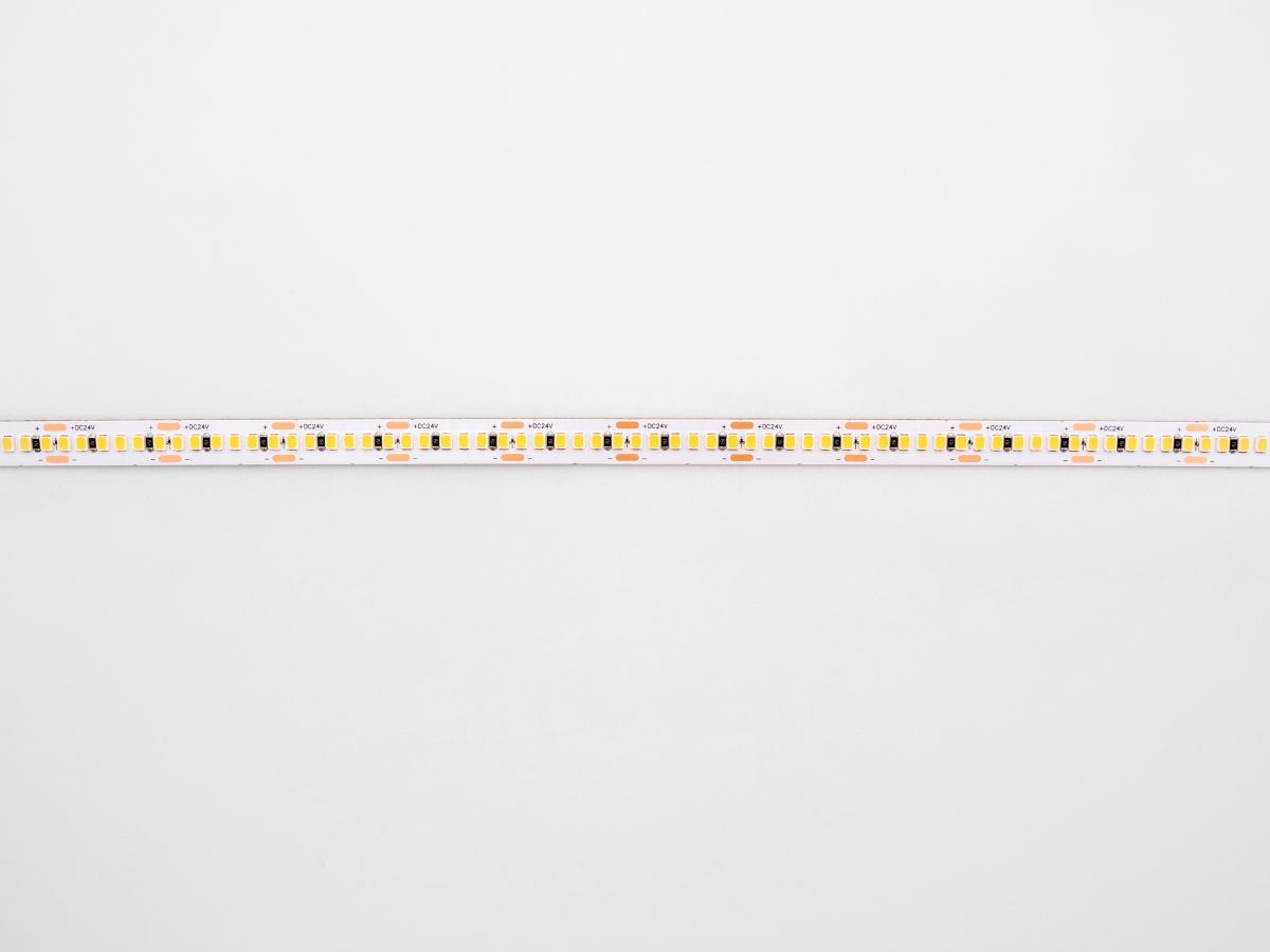 Светодиодная лента LEDS POWER 2835 240/м (18Вт/м) 24В теплая 006604