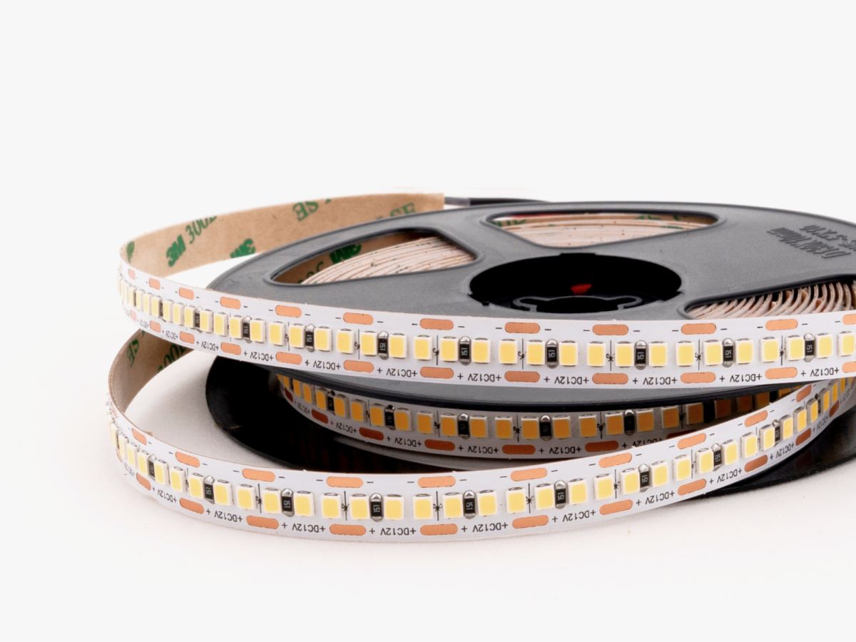 Светодиодная лента LEDS POWER 2835 240/м (18Вт/м) 12В нейтральная 002293