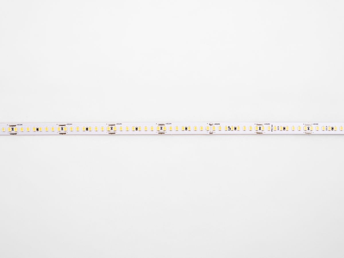 Светодиодная лента LEDS POWER 2835 192/м (18Вт/м) 24В холодная, серия ПРО140 005256