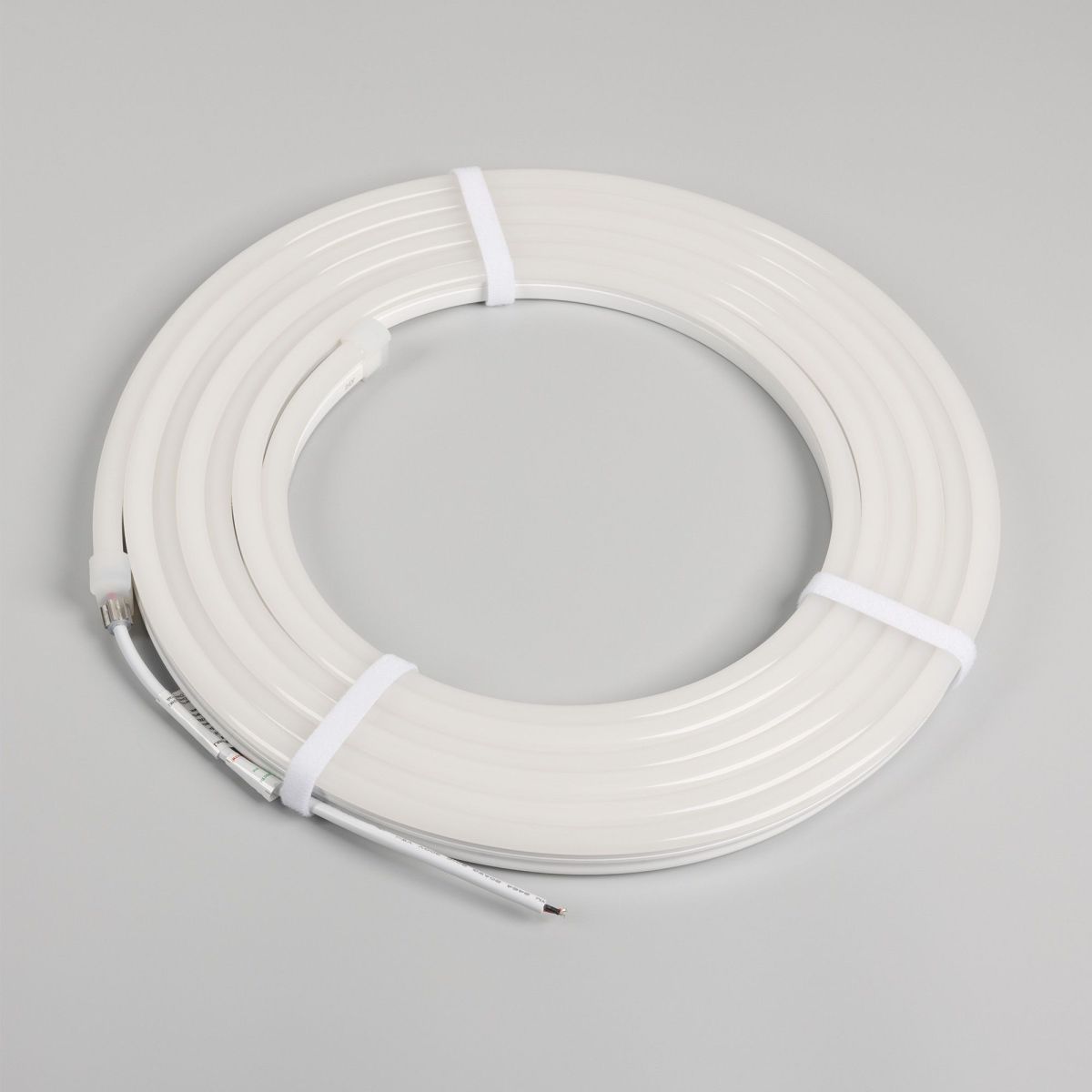 Светодиодная герметичная лента Arlight HALO-SIDE-A160-10x17mm 24V Day4000 (10 W/m, IP67, 5m, wire x1) 053369
