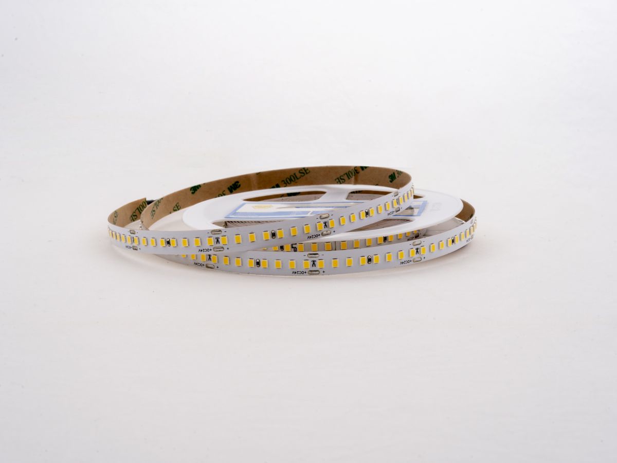 Светодиодная лента LEDS POWER 2835 176/м (16Вт/м) 24В нейтральная, серия ПРО140 005201