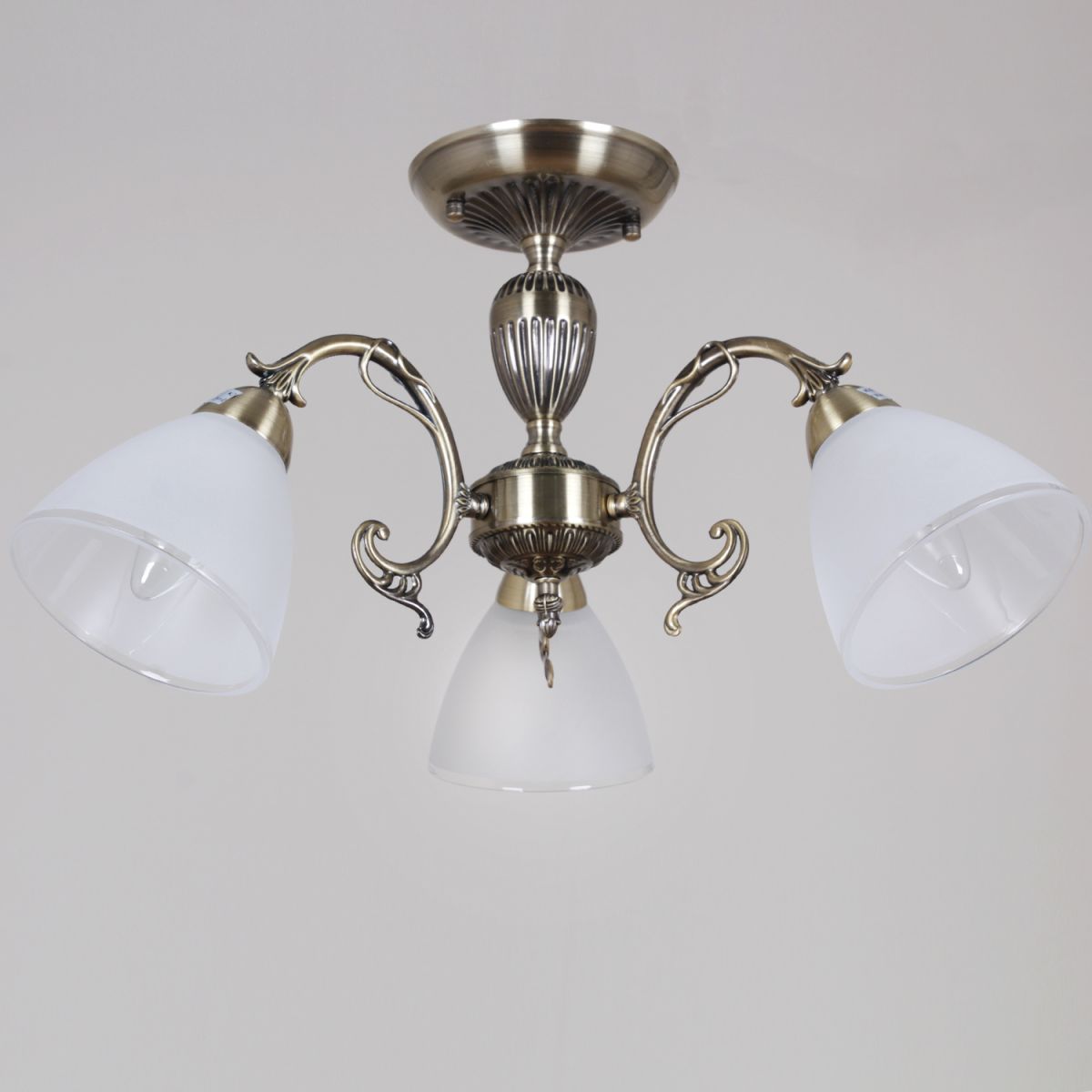 Потолочная люстра Reluce 86687-0.3-03