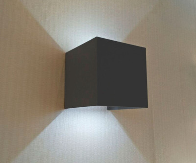 Уличный настенный светодиодный светильник Kink Light Куб 08585164000K 2400₽