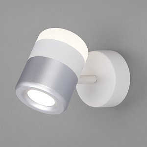 Настенный светодиодный светильник Eurosvet Oskar 20165/1 LED белый/серебро