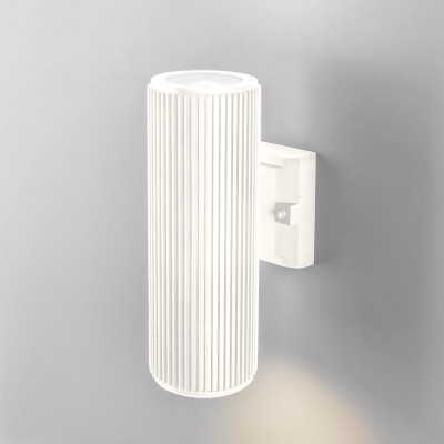 Уличный настенный светильник Elektrostandard Strict 4690389177743 3890₽